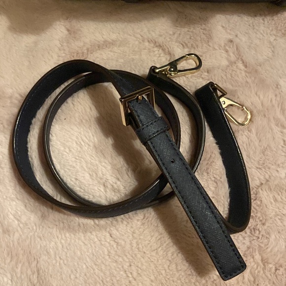 Pre-owned Kate Spade Handbag - Navy Blue - with a detached strap. - Picture 3 of 7